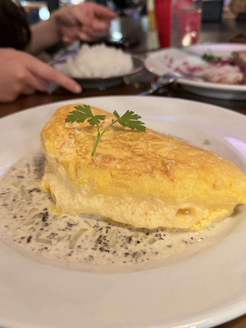ふわとろオムレツ クリームソース